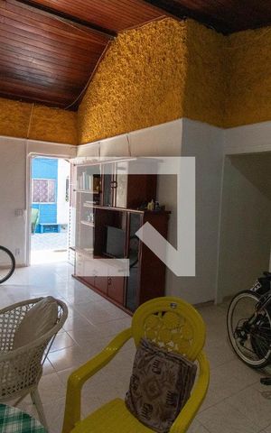 Casa à venda com 104m², 2 quartos e sem vaga Casa à venda com 104m², 2 quartos e sem vagaSala