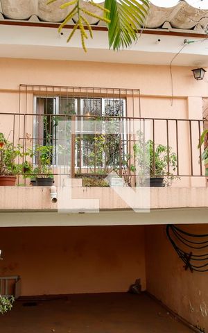 Casa à venda com 226m², 2 quartos e 2 vagas Casa à venda com 226m², 2 quartos e 2 vagasGaragem
