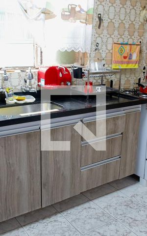 Casa à venda com 226m², 2 quartos e 2 vagas Casa à venda com 226m², 2 quartos e 2 vagascozinha