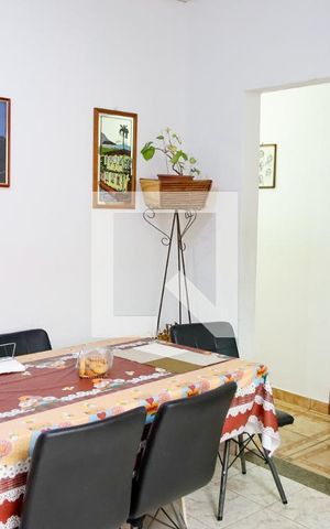 Casa à venda com 226m², 2 quartos e 2 vagas Casa à venda com 226m², 2 quartos e 2 vagascozinha