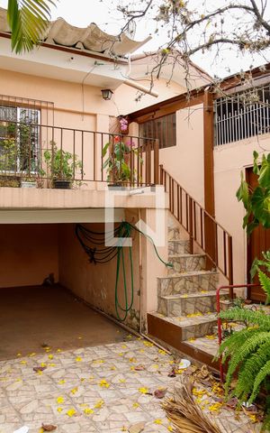 Casa à venda com 226m², 2 quartos e 2 vagas Casa à venda com 226m², 2 quartos e 2 vagasGaragem