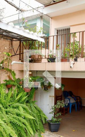 Casa à venda com 226m², 2 quartos e 2 vagas Casa à venda com 226m², 2 quartos e 2 vagasGaragem
