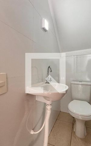 Casa à venda com 150m², 2 quartos e 2 vagas Casa à venda com 150m², 2 quartos e 2 vagasBanheiro 4