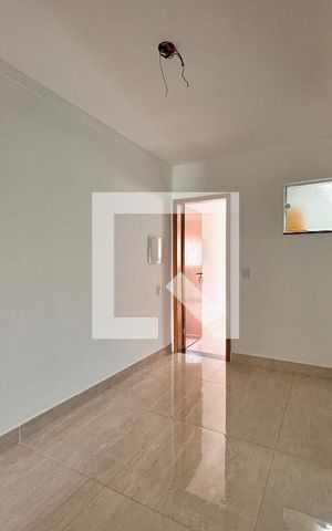 Casa à venda com 150m², 2 quartos e 2 vagas Casa à venda com 150m², 2 quartos e 2 vagasHall entre os quartos