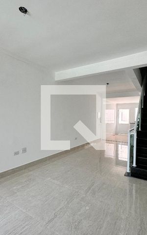 Casa à venda com 150m², 2 quartos e 2 vagas Casa à venda com 150m², 2 quartos e 2 vagasSala