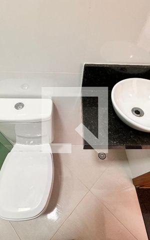 Casa à venda com 150m², 2 quartos e 2 vagas Casa à venda com 150m², 2 quartos e 2 vagasBanheiro da suíte 1
