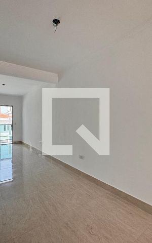 Casa à venda com 150m², 2 quartos e 2 vagas Casa à venda com 150m², 2 quartos e 2 vagasSala