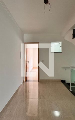 Casa à venda com 150m², 2 quartos e 2 vagas Casa à venda com 150m², 2 quartos e 2 vagasHall entre os quartos