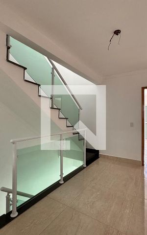 Casa à venda com 150m², 2 quartos e 2 vagas Casa à venda com 150m², 2 quartos e 2 vagasHall entre os quartos