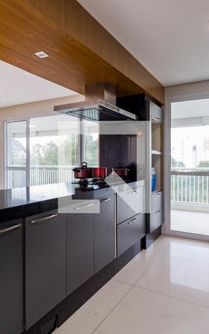 Apartamento para alugar com 138m², 3 quartos e 2 vagas Apartamento para alugar com 138m², 3 quartos e 2 vagasCozinha