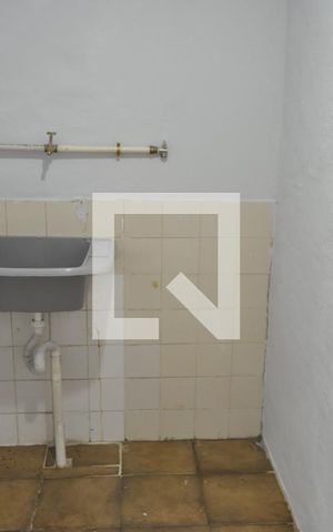 Casa para alugar com 48m², 1 quarto e sem vagaÁrea de Serviço