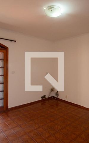 Casa para alugar com 250m², 4 quartos e 3 vagas Casa para alugar com 250m², 4 quartos e 3 vagasQuarto 1
