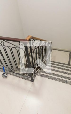 Apartamento para alugar com 55m², 2 quartos e 1 vaga Apartamento para alugar com 55m², 2 quartos e 1 vagaÁrea comum - Escadas