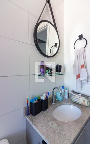 Apartamento à venda com 50m², 2 quartos e 1 vaga Apartamento à venda com 50m², 2 quartos e 1 vagaBanheiro