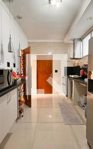 Apartamento à venda com 140m², 3 quartos e 1 vaga Apartamento à venda com 140m², 3 quartos e 1 vagaCozinha
