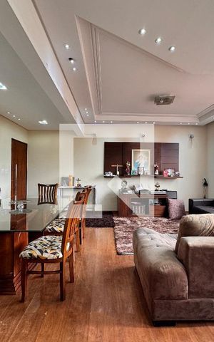 Apartamento à venda com 140m², 3 quartos e 1 vaga Apartamento à venda com 140m², 3 quartos e 1 vagaSala