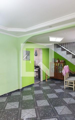 Casa à venda com 250m², 3 quartos e 1 vaga Casa à venda com 250m², 3 quartos e 1 vagaSala