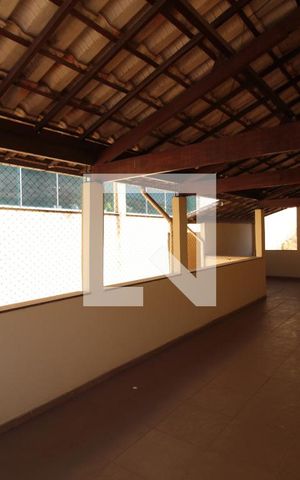 Casa para alugar com 60m², 2 quartos e 1 vagaÁrea de Serviço