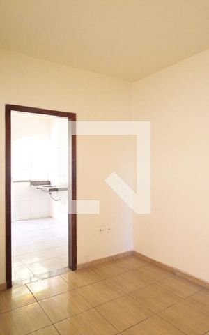 Casa para alugar com 60m², 2 quartos e 1 vagaSala