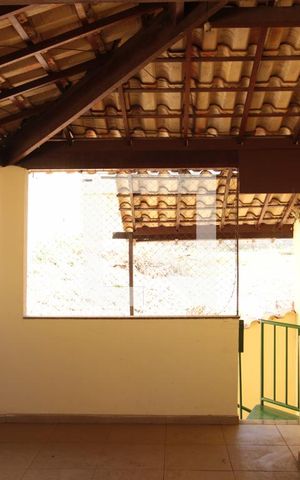 Casa para alugar com 60m², 2 quartos e 1 vagaÁrea de Serviço
