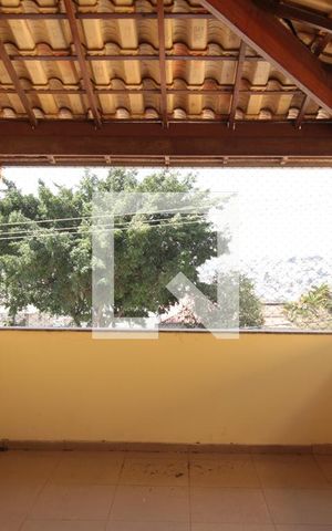 Casa para alugar com 60m², 2 quartos e 1 vagaÁrea de Serviço