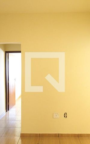 Casa para alugar com 60m², 2 quartos e 1 vagaSala