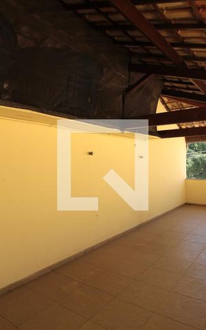 Casa para alugar com 60m², 2 quartos e 1 vagaÁrea de Serviço