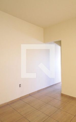 Casa para alugar com 60m², 2 quartos e 1 vagaSala