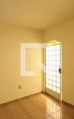 Casa para alugar com 60m², 2 quartos e 1 vagaSala
