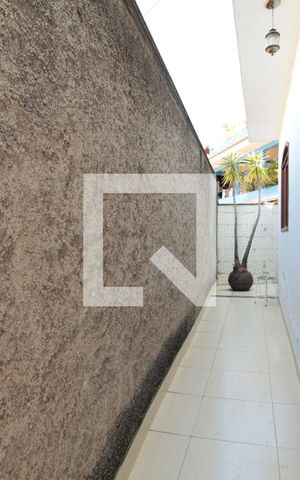 Casa à venda com 360m², 3 quartos e 3 vagasCorredor