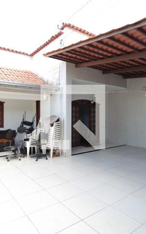 Casa à venda com 360m², 3 quartos e 3 vagasGaragem