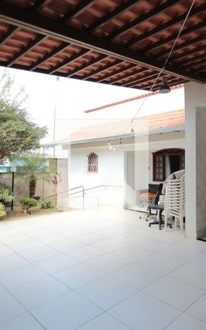 Casa à venda com 360m², 3 quartos e 3 vagasGaragem