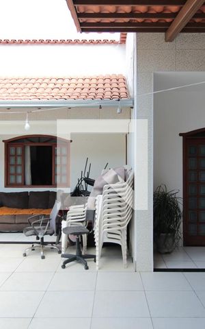 Casa à venda com 360m², 3 quartos e 3 vagasGaragem
