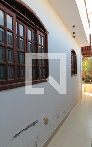 Casa à venda com 360m², 3 quartos e 3 vagasCorredor