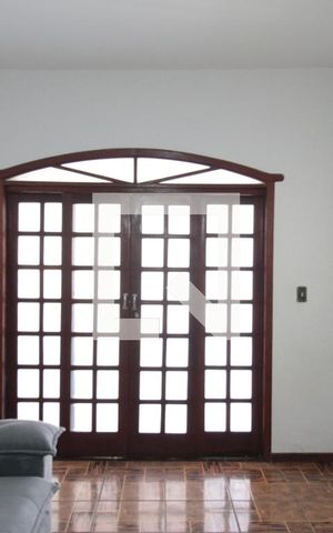 Casa à venda com 360m², 3 quartos e 3 vagasSala