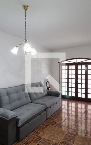 Casa à venda com 360m², 3 quartos e 3 vagasSala