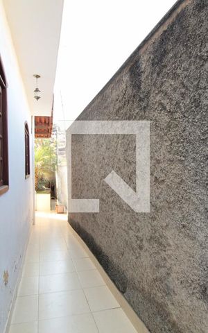 Casa à venda com 360m², 3 quartos e 3 vagasCorredor