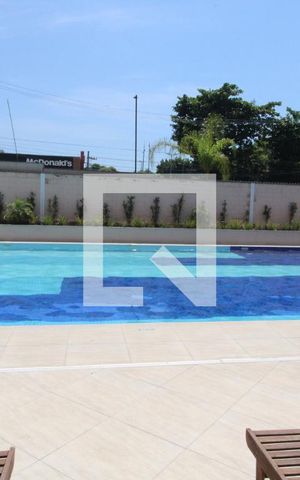 Apartamento à venda com 32m², 1 quarto e sem vagaÁrea comum - Piscina