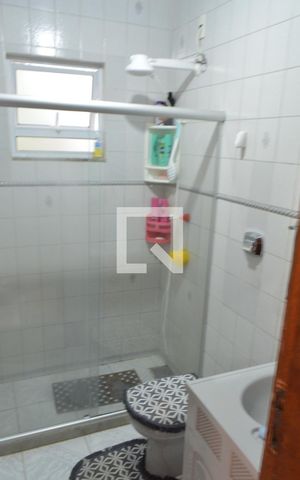 Casa de condomínio à venda com 96m², 4 quartos e 4 vagas Casa de condomínio à venda com 96m², 4 quartos e 4 vagasBanheiro