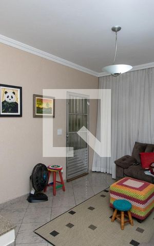 Casa à venda com 123m², 3 quartos e 2 vagas Casa à venda com 123m², 3 quartos e 2 vagasSala