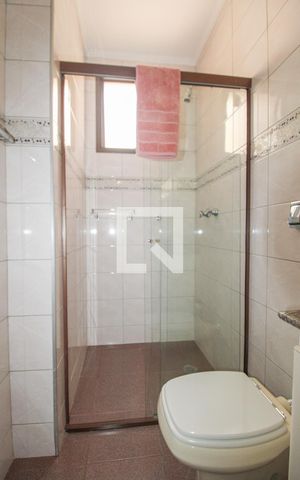 Apartamento à venda com 280m², 4 quartos e 3 vagas Apartamento à venda com 280m², 4 quartos e 3 vagasBanheiro 2
