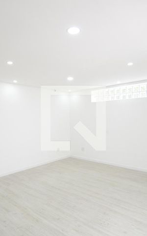 Casa à venda com 612m², 3 quartos e 3 vagasSala
