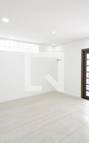 Casa à venda com 612m², 3 quartos e 3 vagasSala