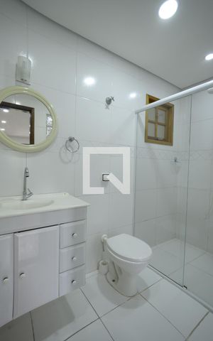 Casa à venda com 612m², 3 quartos e 3 vagasBanheiro da Suíte