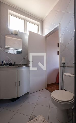 Casa à venda com 360m², 4 quartos e 3 vagas Casa à venda com 360m², 4 quartos e 3 vagasBanheiro Suíte 3