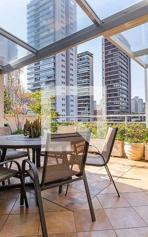 Casa à venda com 360m², 4 quartos e 3 vagas Casa à venda com 360m², 4 quartos e 3 vagasEscritório - Varanda