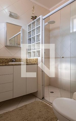 Casa à venda com 360m², 4 quartos e 3 vagas Casa à venda com 360m², 4 quartos e 3 vagasBanheiro Suíte 1
