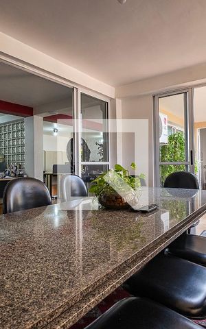 Casa à venda com 360m², 4 quartos e 3 vagas Casa à venda com 360m², 4 quartos e 3 vagasEscritório