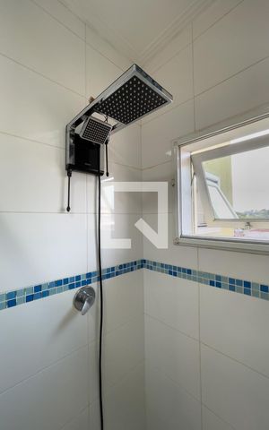 Casa à venda com 203m², 4 quartos e 2 vagas Casa à venda com 203m², 4 quartos e 2 vagasBanheiro