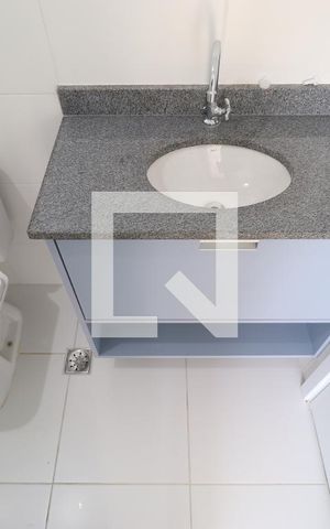 Apartamento para alugar com 34m², 2 quartos e sem vagaBanheiro
